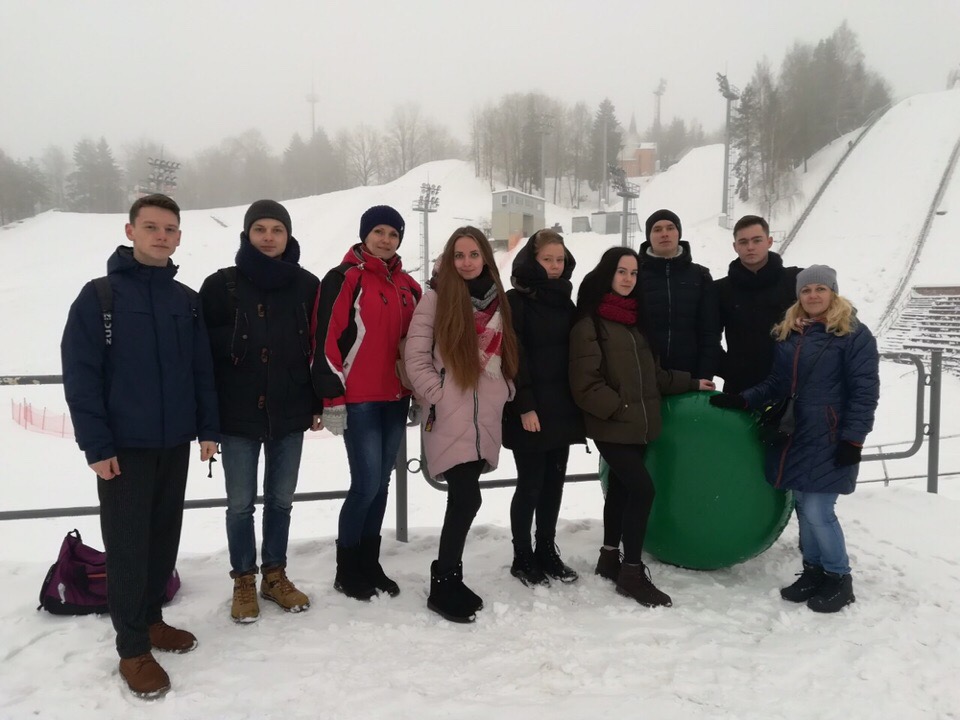 Вы сейчас просматриваете Учащиеся филиала БНТУ «БГПК» совершили увлекательную экскурсию по знаменитым местам Беларуси
